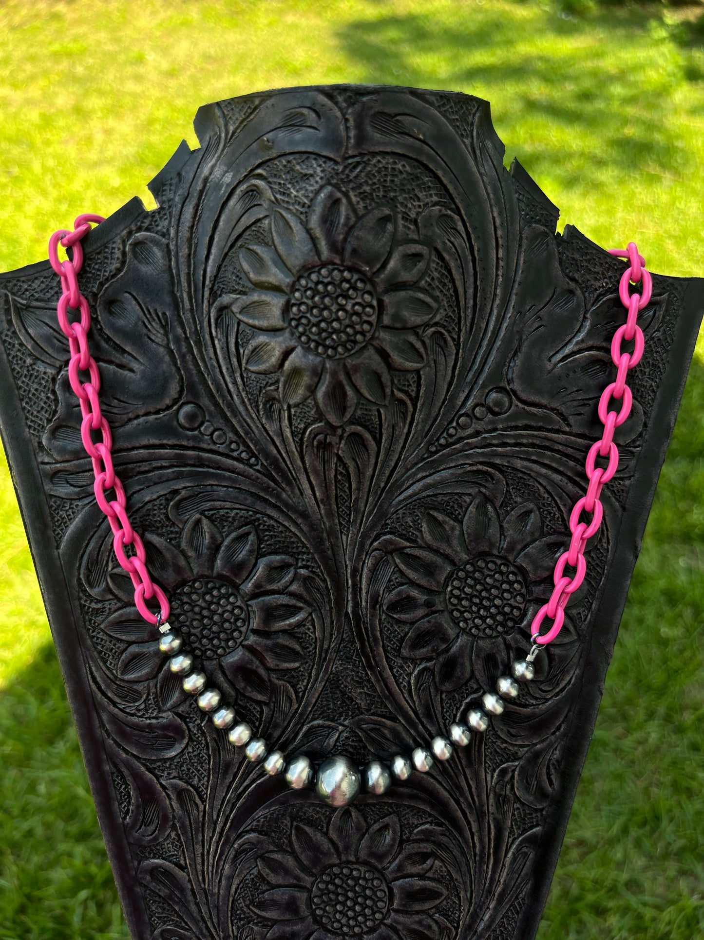 The Pink Chain Pearl Necklace
