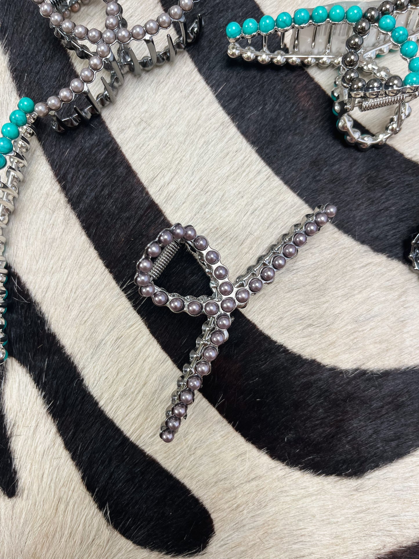 The Navajo Pearl Metal Clips