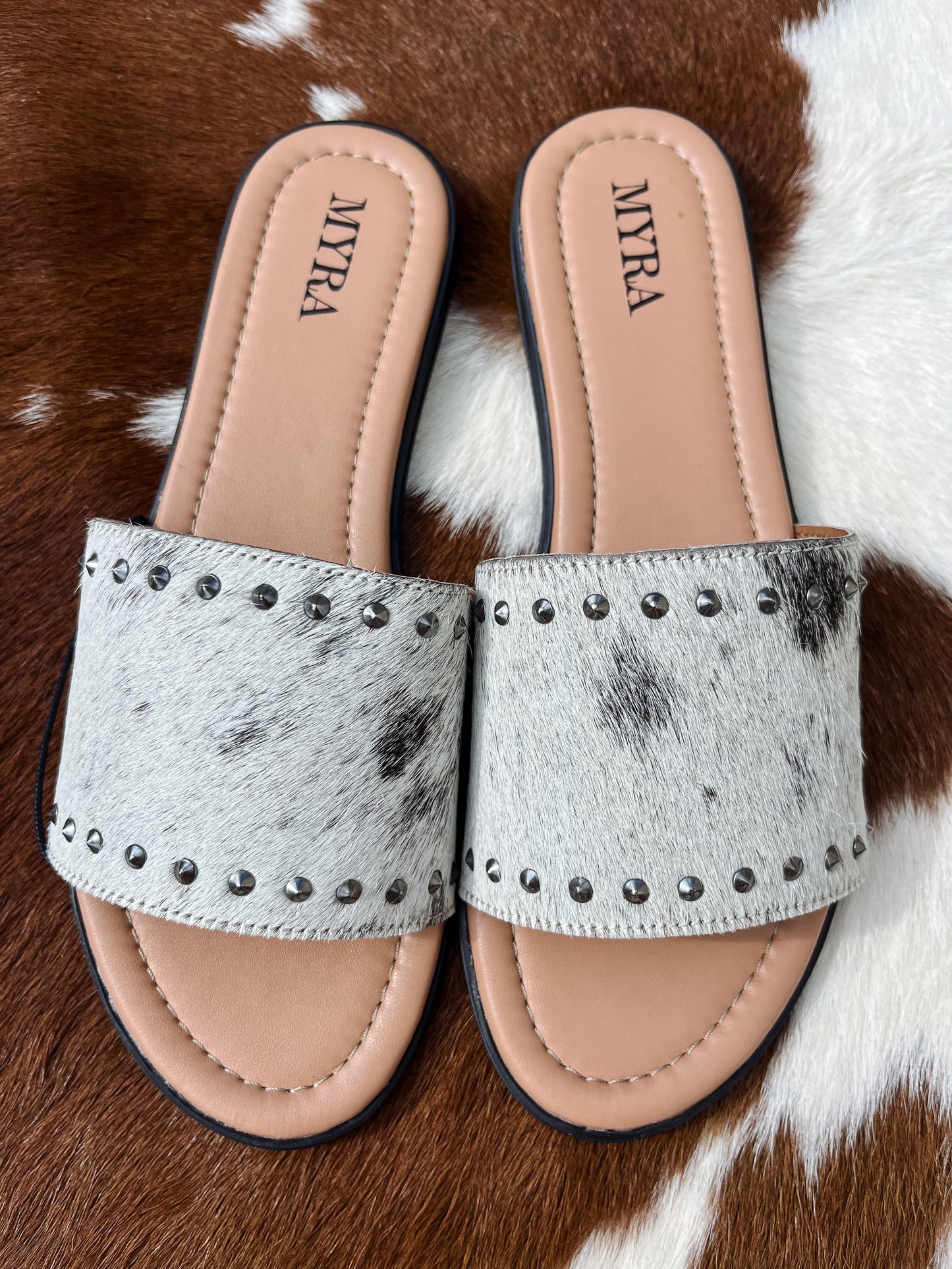 The Unbranded Slides- Black Hide