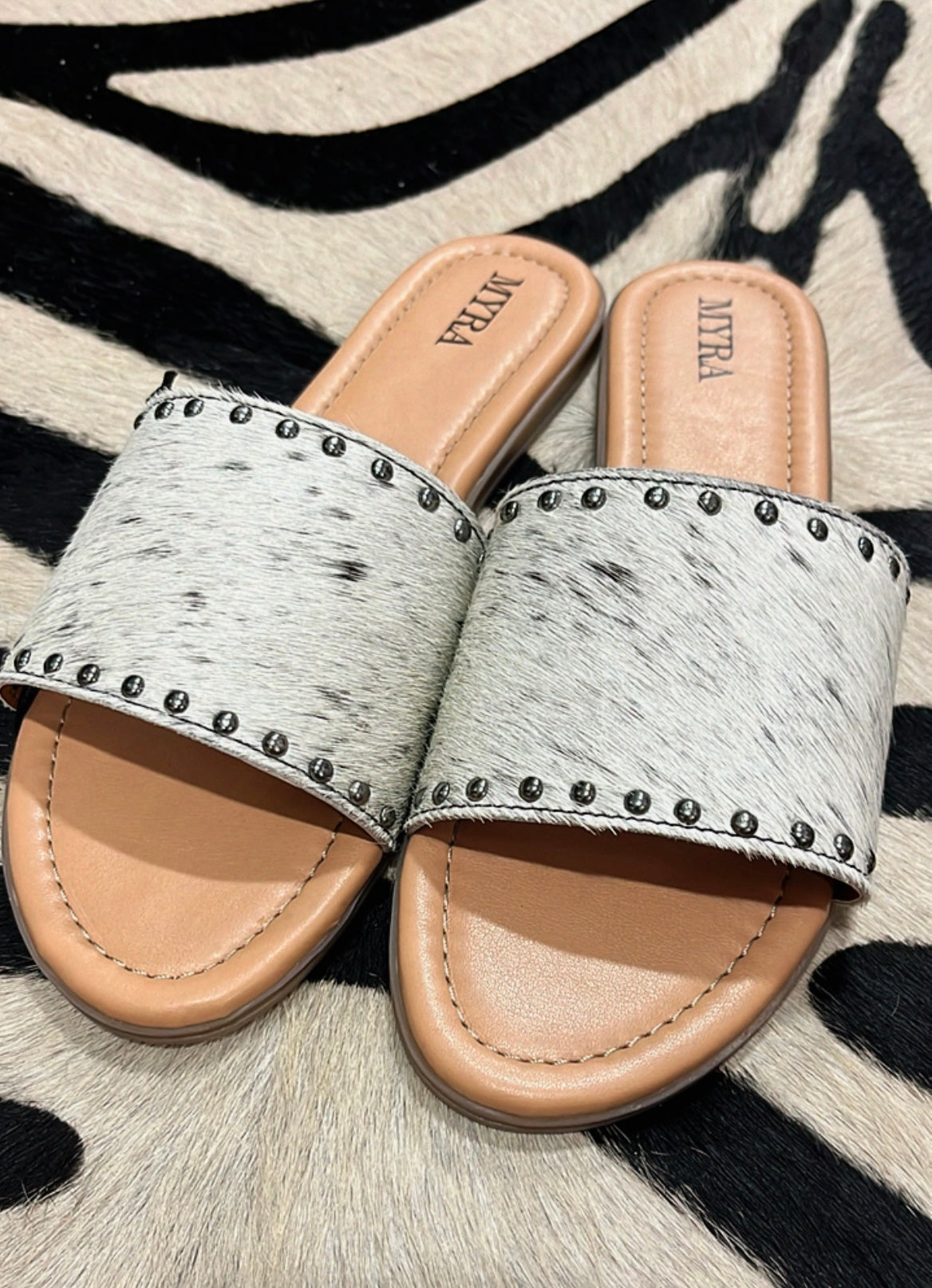 The Unbranded Slides- Black Hide