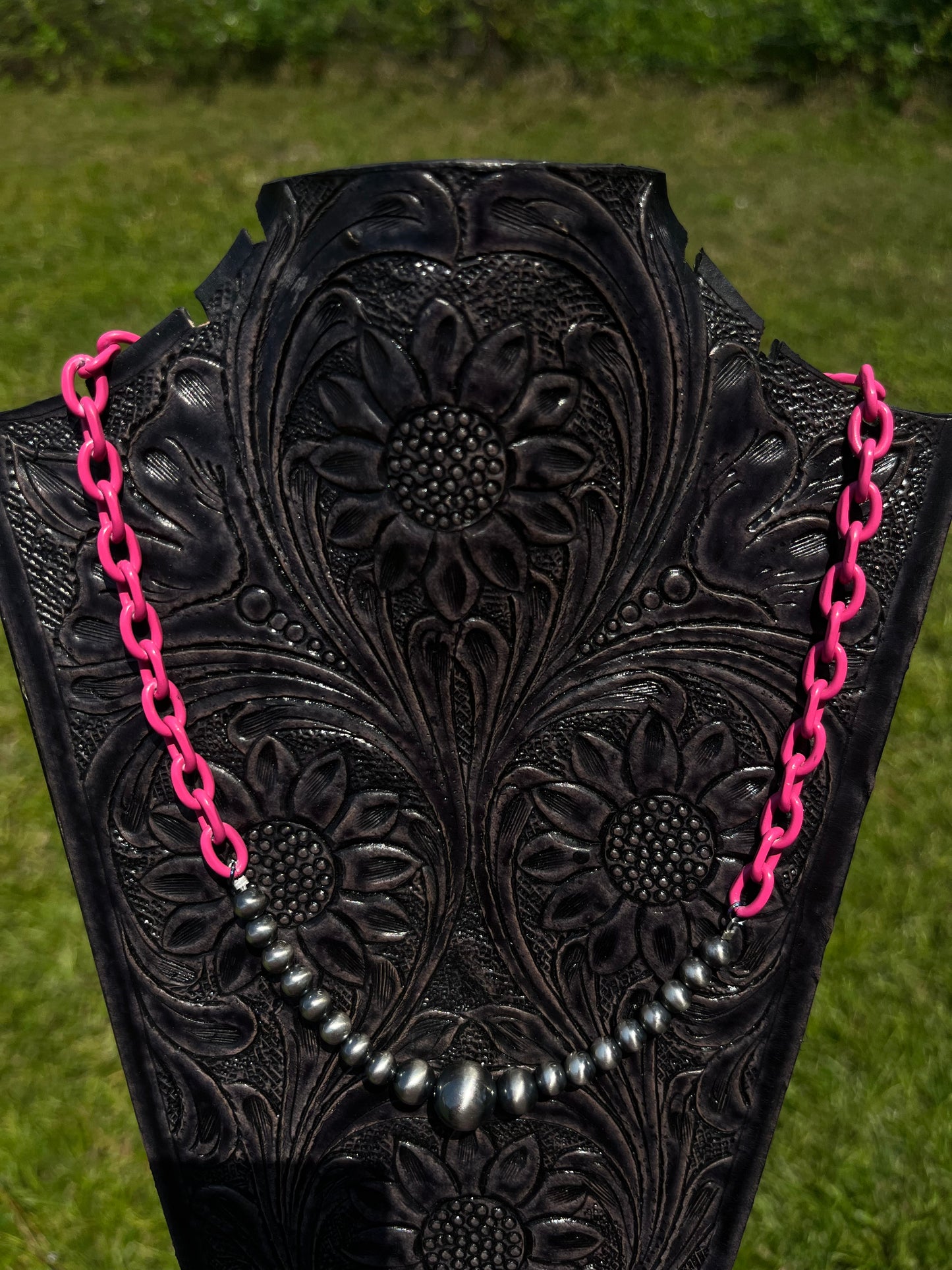 The Pink Chain Pearl Necklace