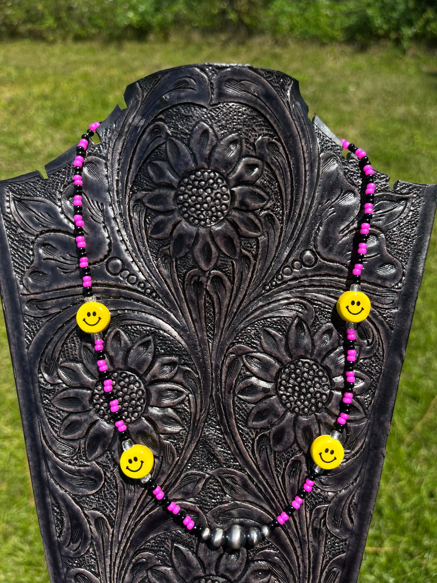 The Smiley Chokers (2 colors)