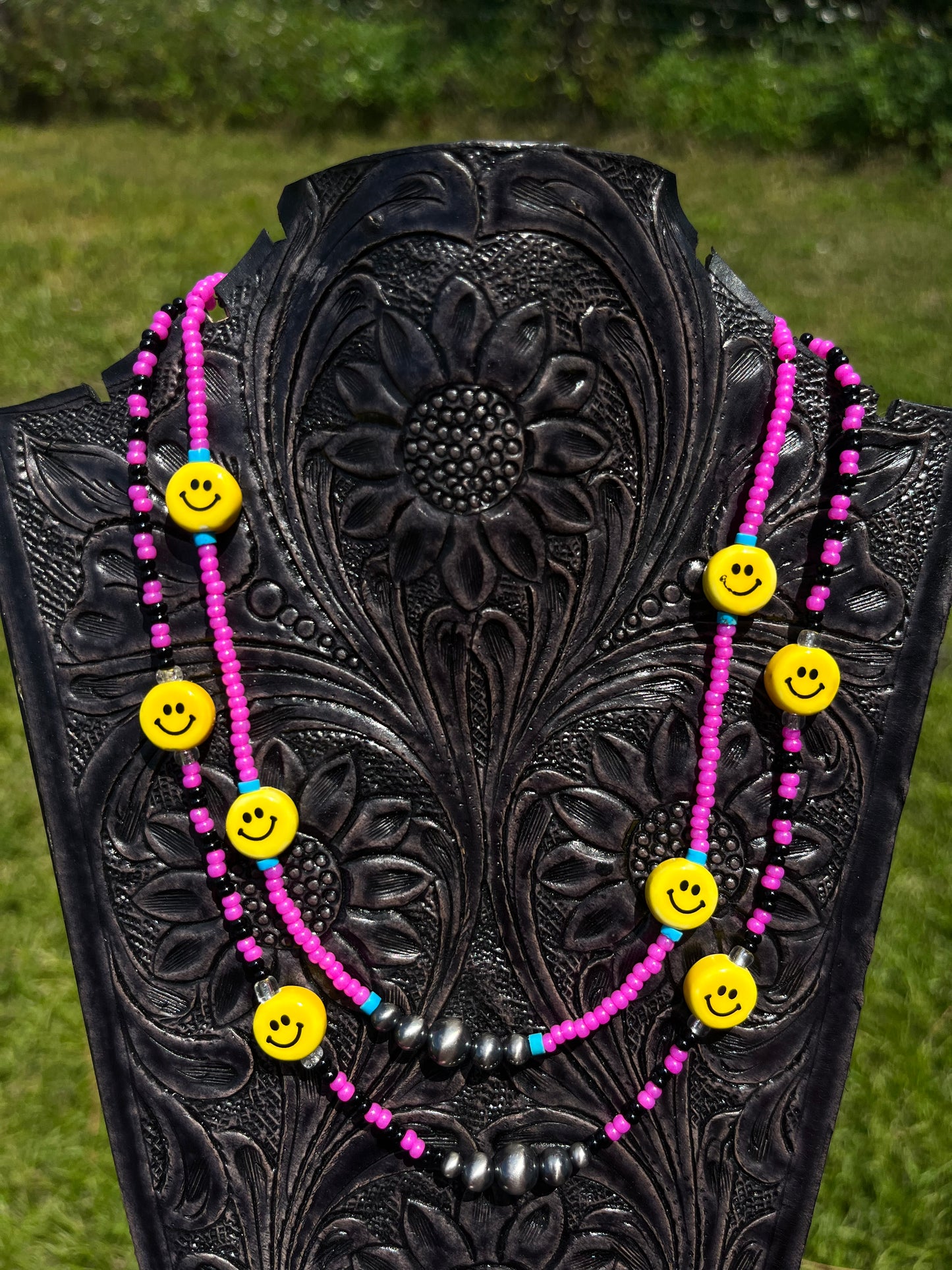 The Smiley Chokers (2 colors)