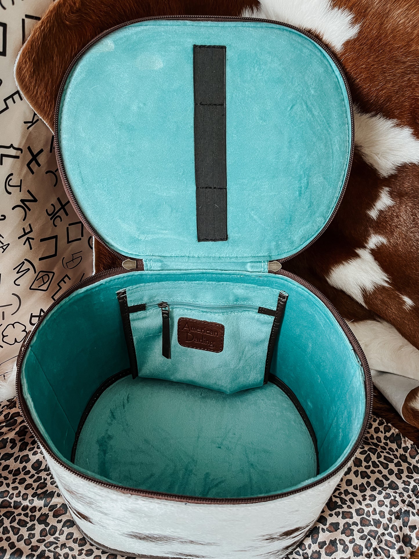 The Sittin’ Pretty Makeup Case