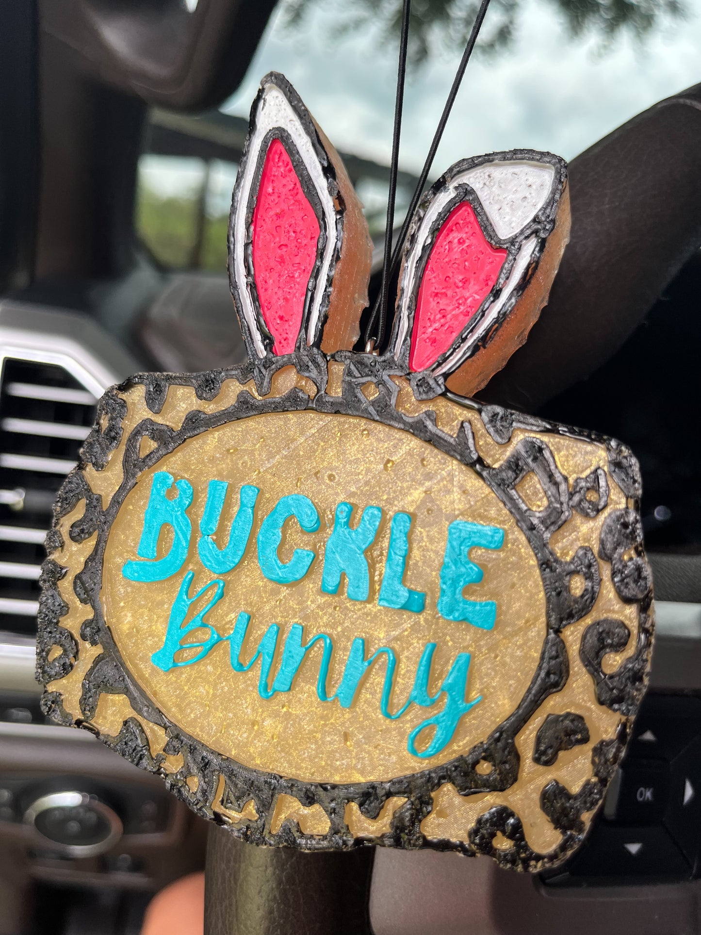 The Buckle Bunny Freshie