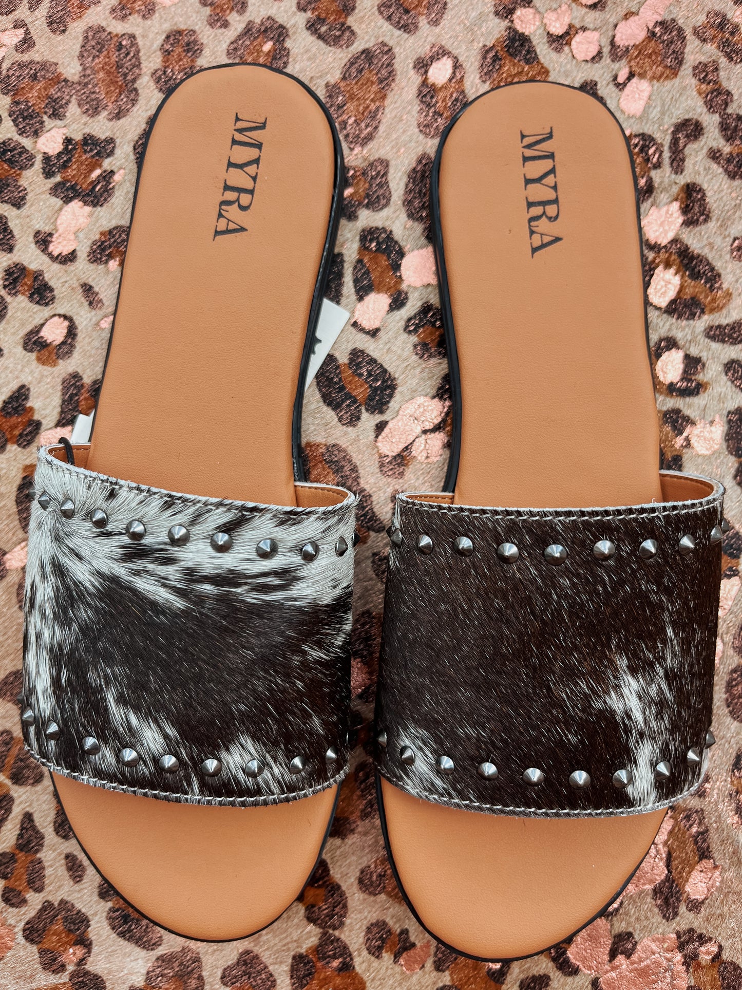 The Unbranded Slides- Black Hide