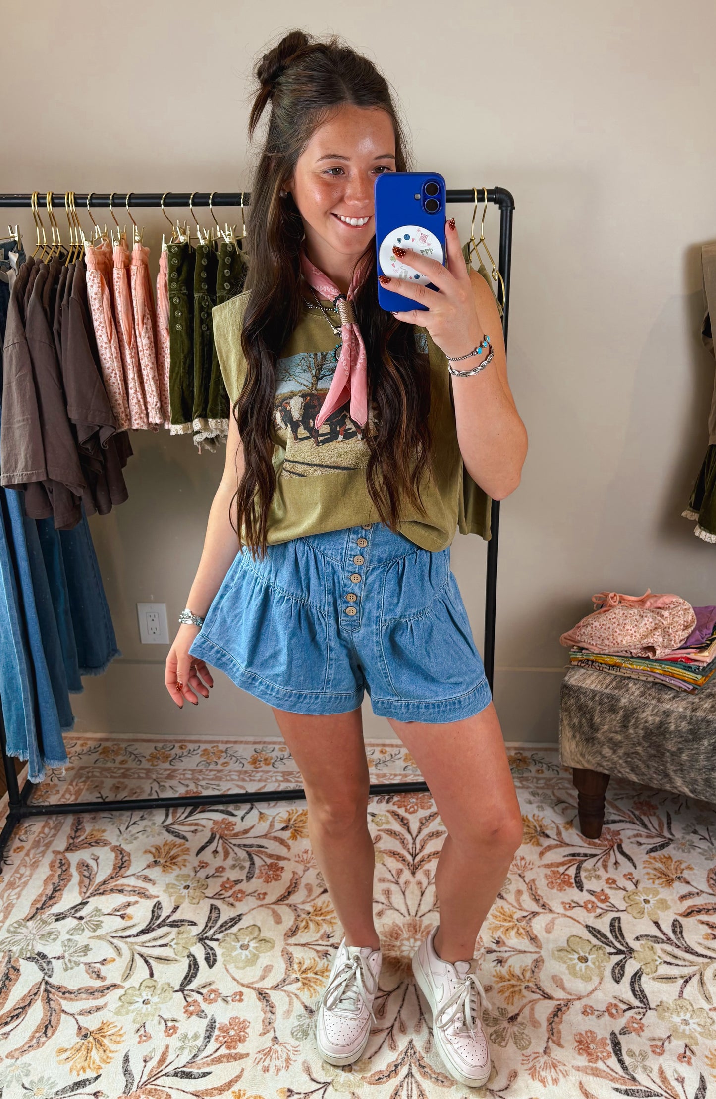 The Flo Shorts - Medium Wash