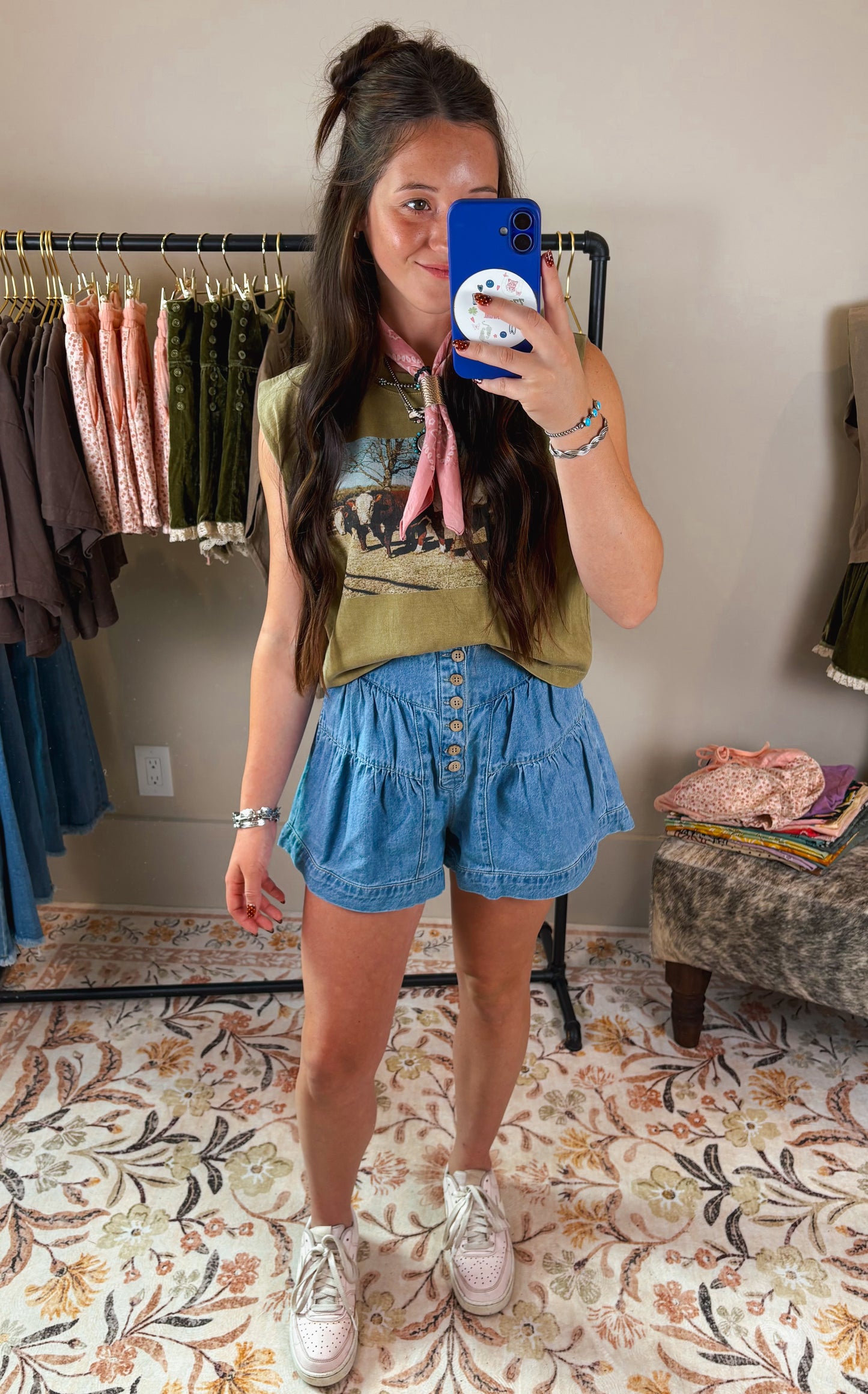 The Flo Shorts - Medium Wash