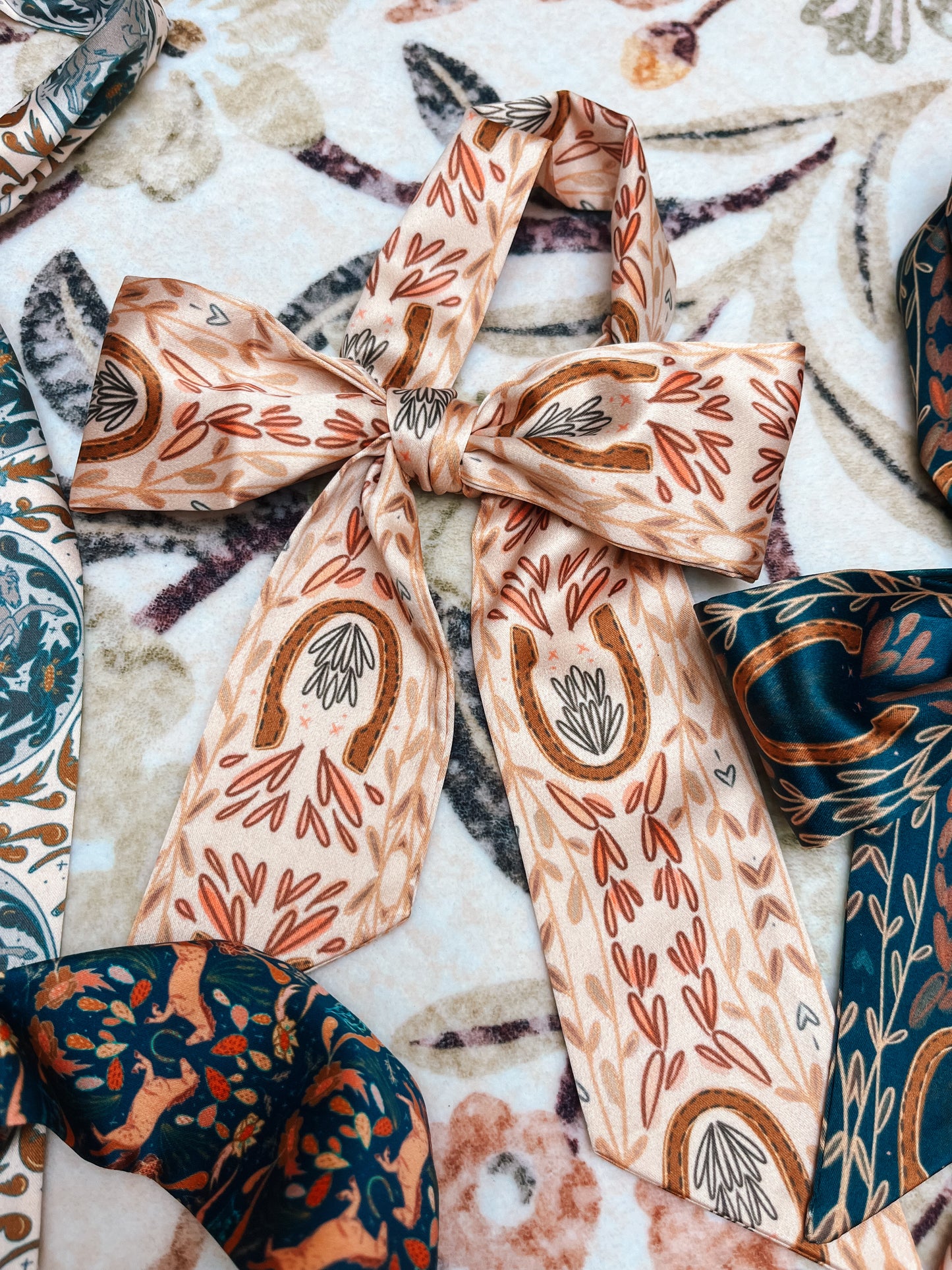 The Horseshoe Twilly (2 colors)