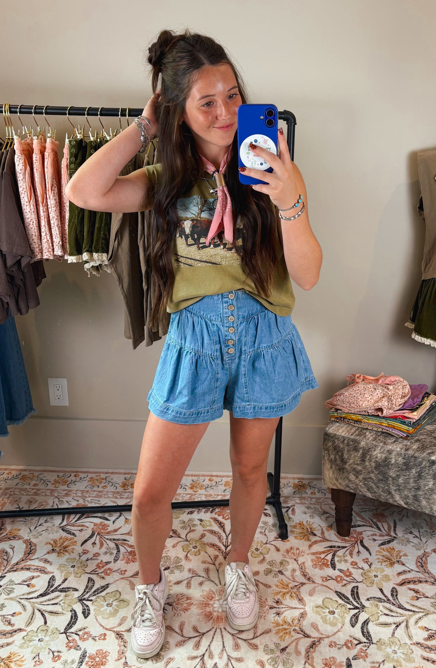 The Flo Shorts - Medium Wash