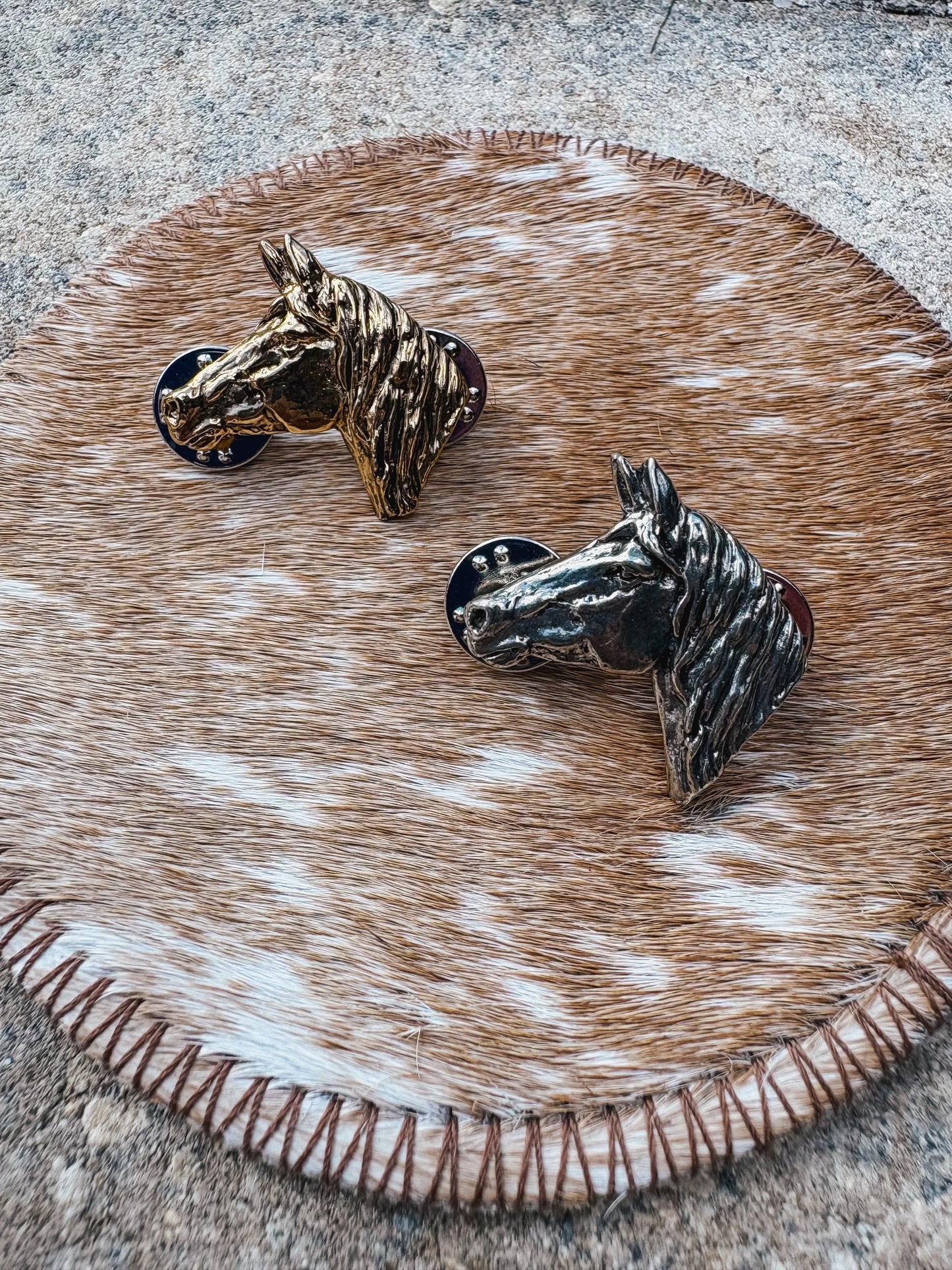 Horse Head Pin (2 colors)