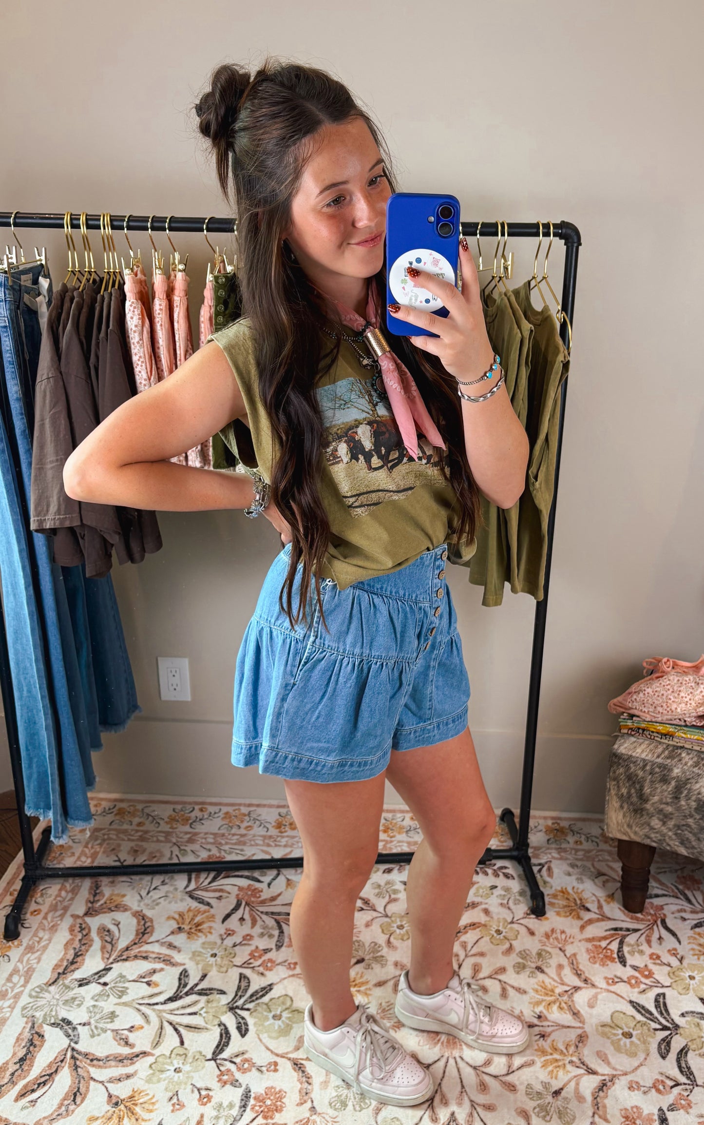 The Flo Shorts - Medium Wash