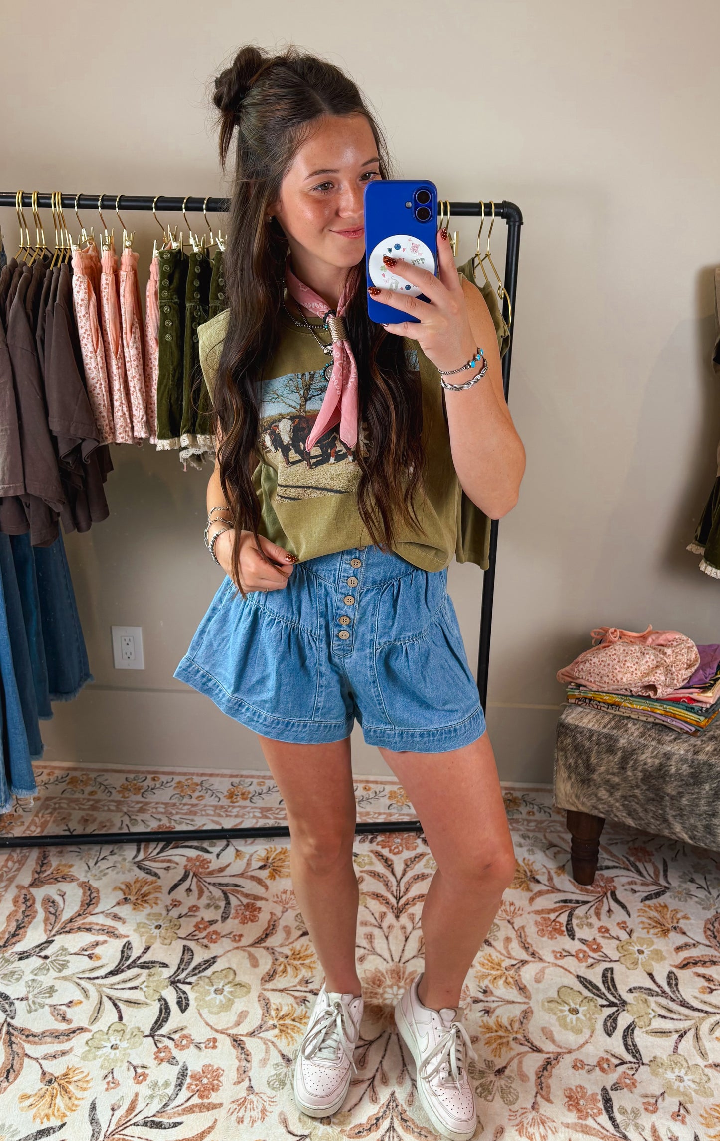 The Flo Shorts - Medium Wash