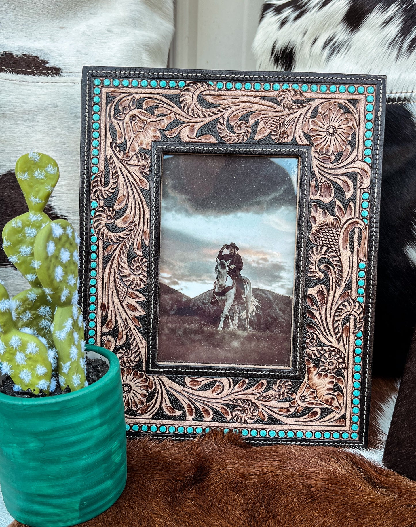 The Tooled & Turquoise Frame