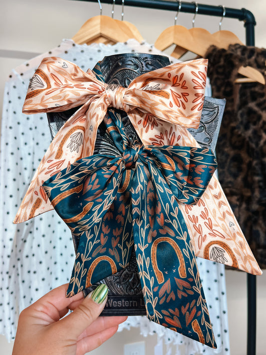 The Horseshoe Twilly (2 colors)